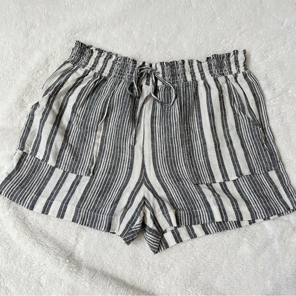 Pull On Stripe Linen Tie Shorts - Picture 3 of 4